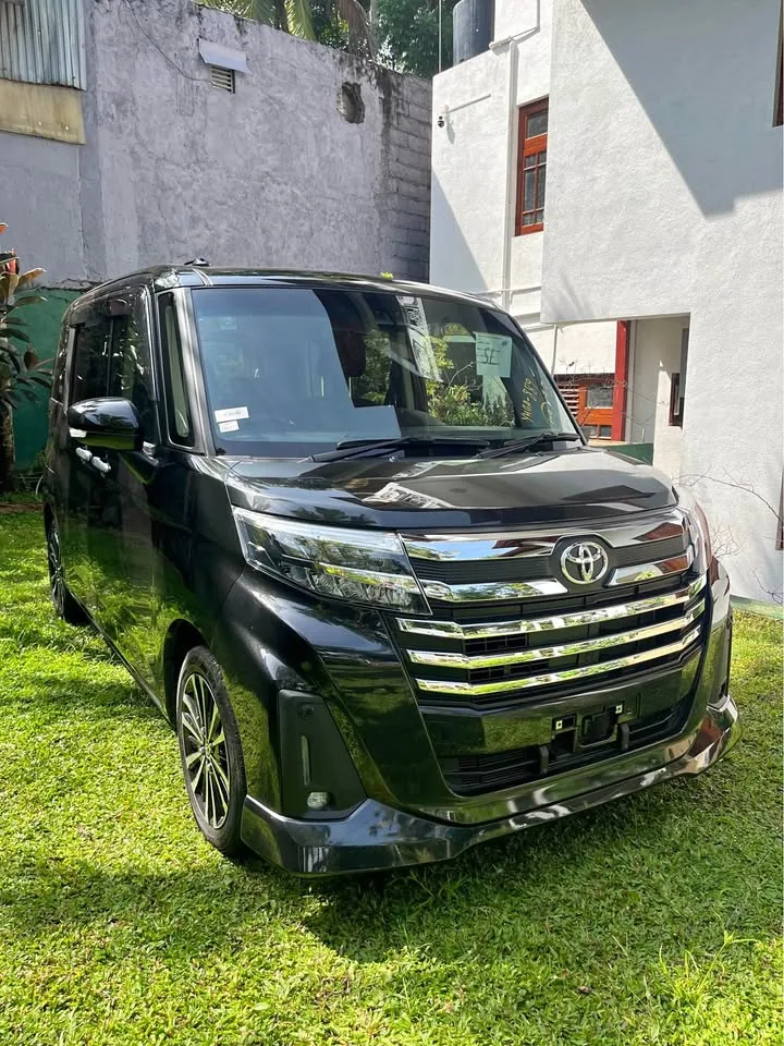 Black minivan for private transfers in Sri Lanka